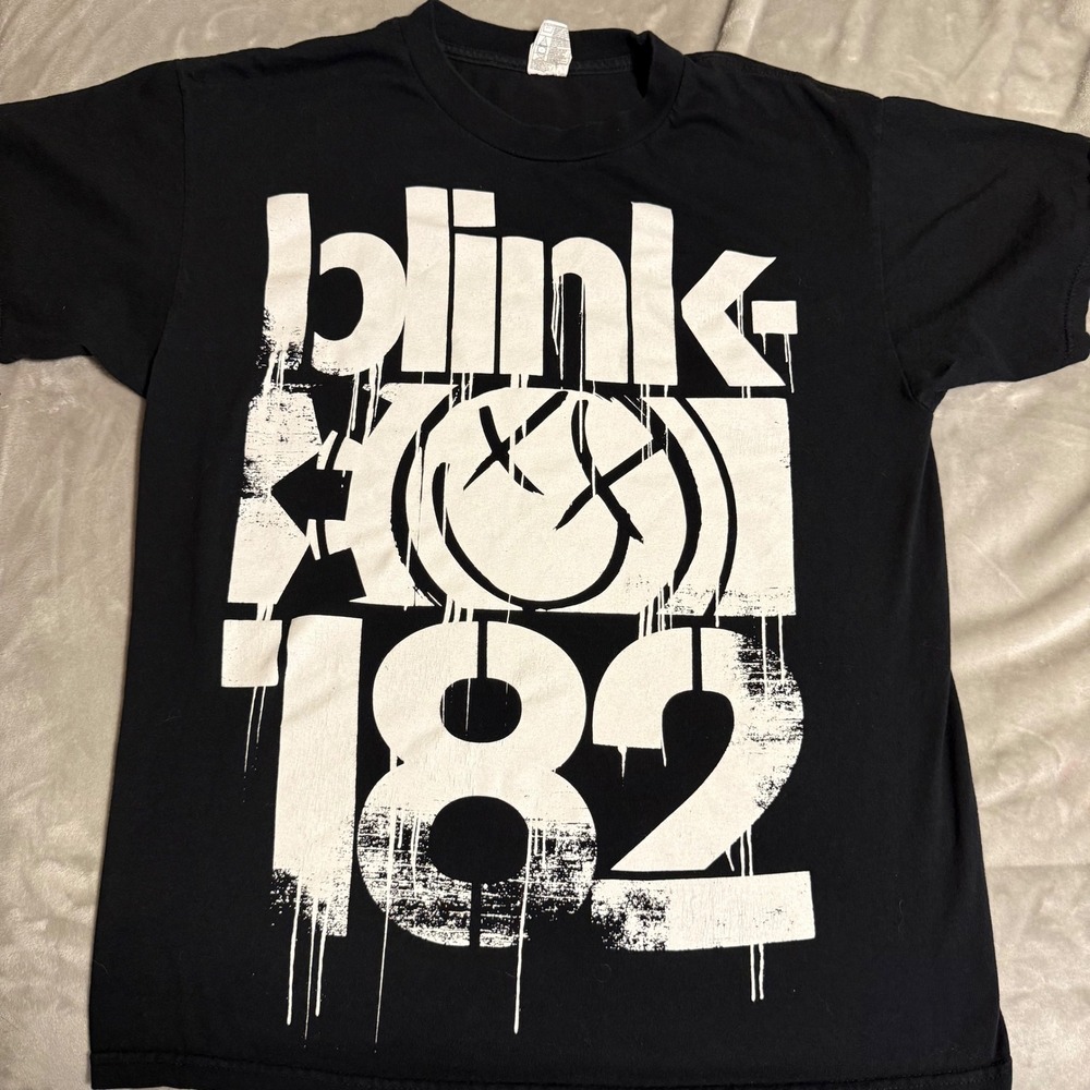 Blink-182 Distressed Graphic Band T-Shirt Black Large - Picture 2 of 8